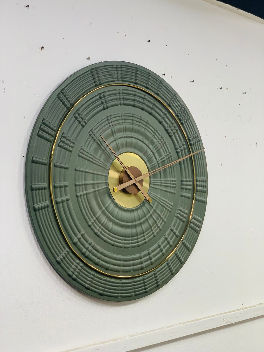 SATURN WALL CLOCK