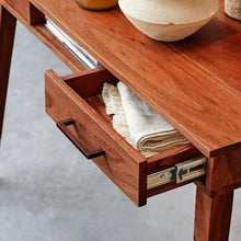 Striking Console Table - House of Creattion